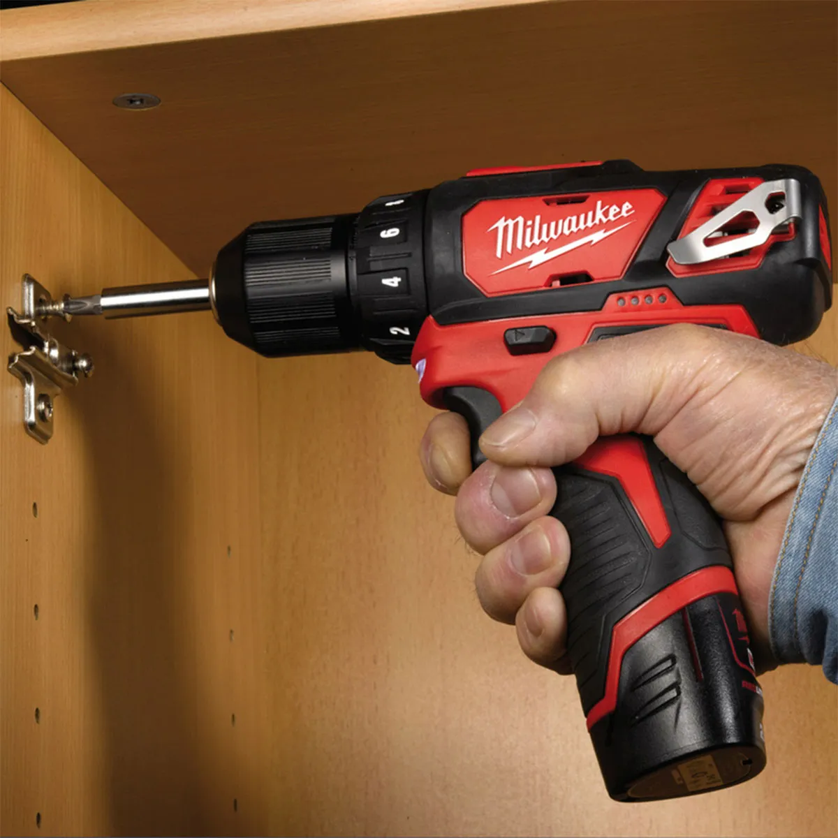 Milwaukee M12BDD-202C 12V Sub Compact Drill Driver with 2 x 2.0Ah Battery Charger & Case 4933443891