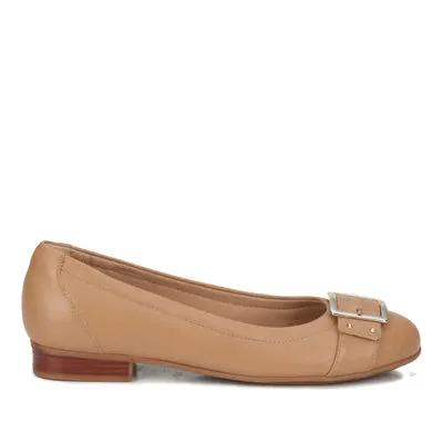 Tara Flat: Nude Leather I Walking Cradle