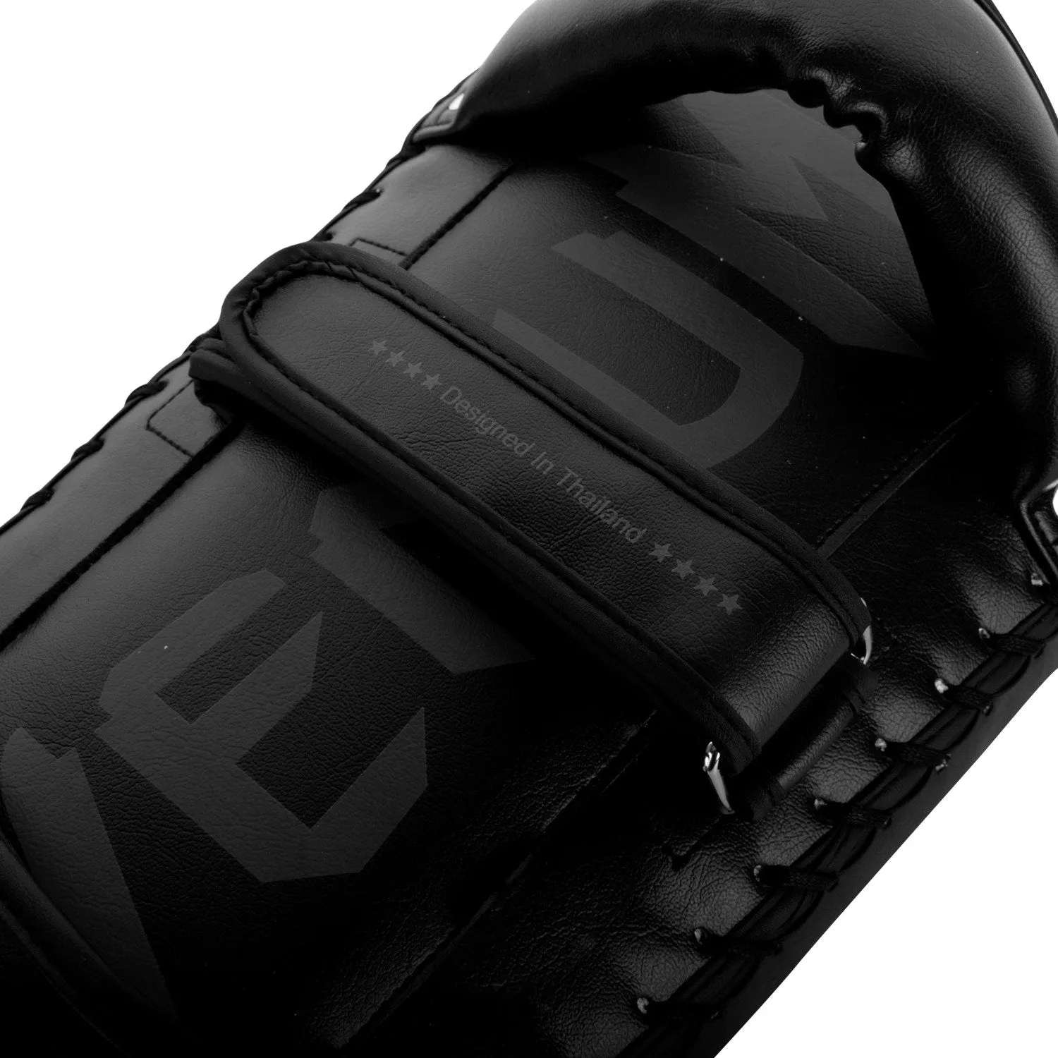 Venum Giant Kick Pads (Pair) - Black/Black